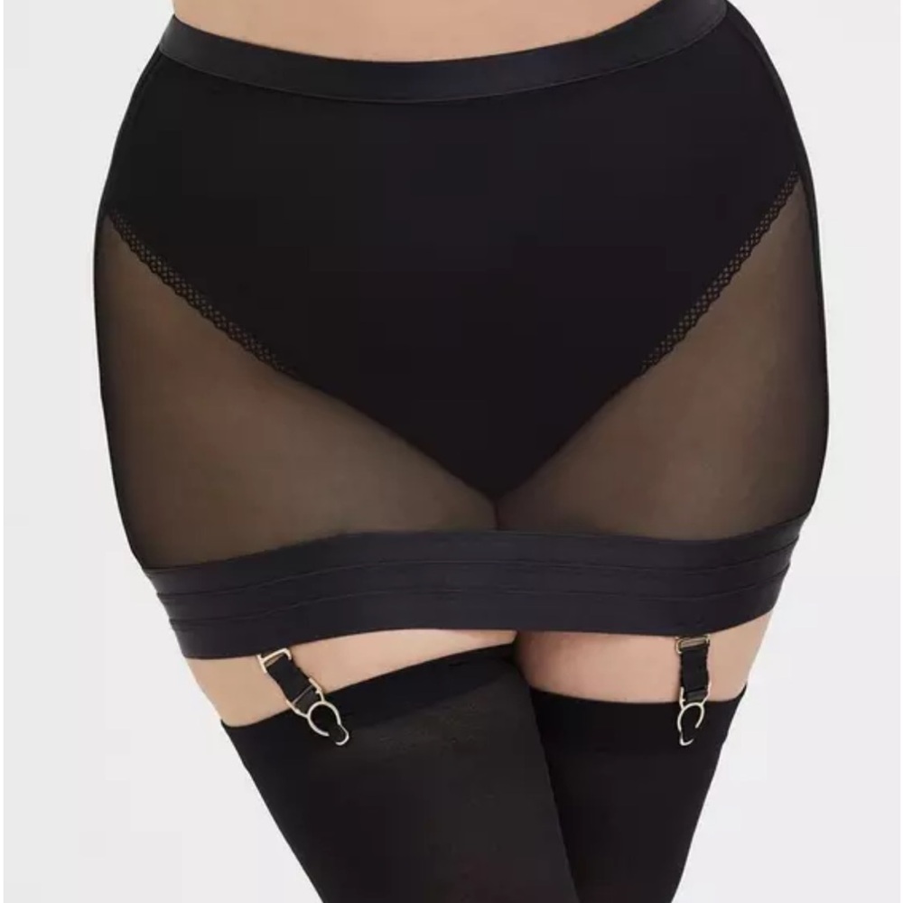 Torrid naughty black mesh garter lingerie skirt NWT size 5 / 28